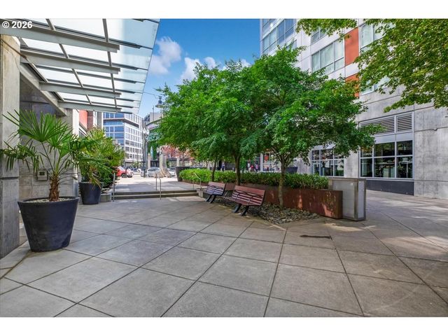 1926 W BURNSIDE St 1406, Portland, OR 97209