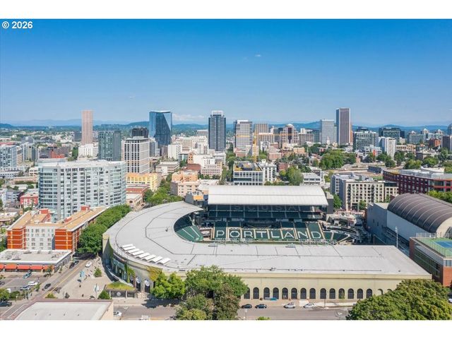 1926 W BURNSIDE St 1406, Portland, OR 97209