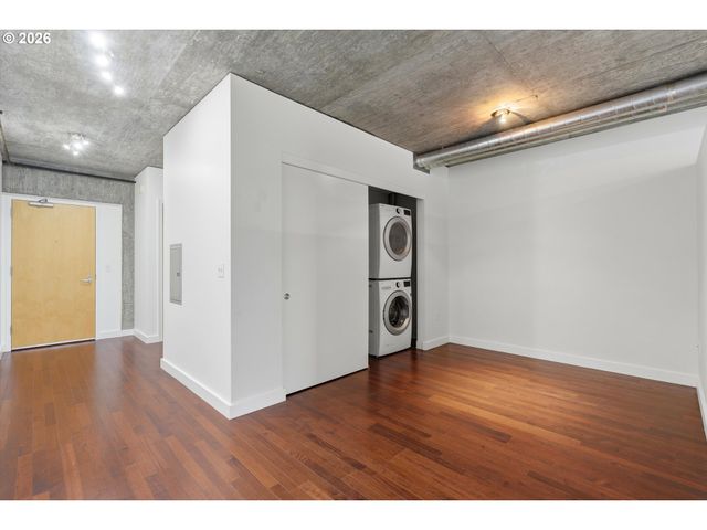 1926 W BURNSIDE St 1406, Portland, OR 97209