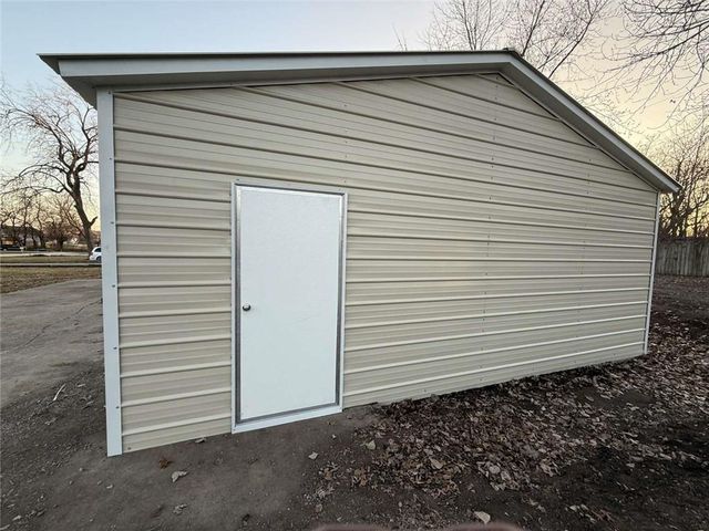 806 N Jerry Street, Raymore, MO 64083