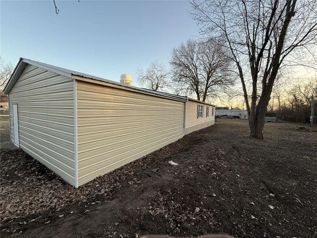 806 N Jerry Street, Raymore, MO 64083