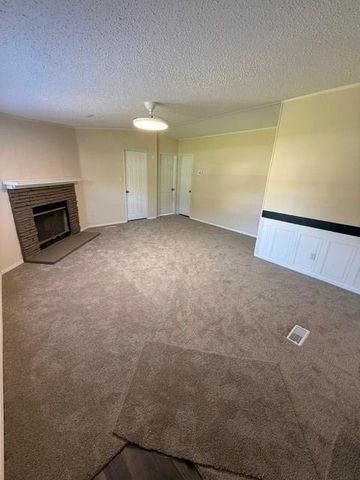 806 N Jerry Street, Raymore, MO 64083