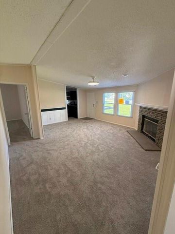 806 N Jerry Street, Raymore, MO 64083