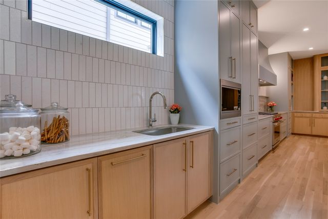 6943 Coronado Avenue, Dallas, TX 75214