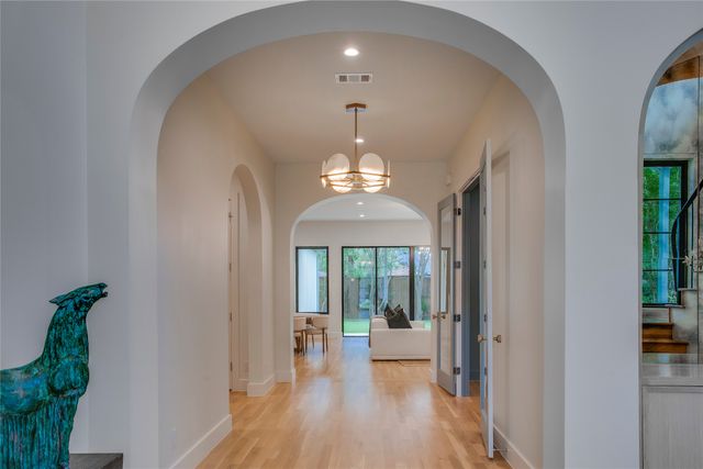 6943 Coronado Avenue, Dallas, TX 75214