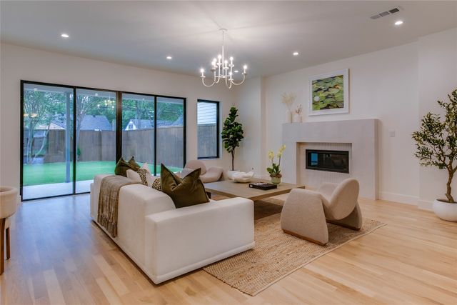 6943 Coronado Avenue, Dallas, TX 75214