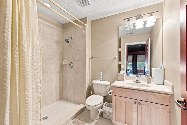 10801 BARBADOS ISLE DRIVE, Tampa, FL 33647