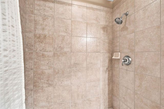 10801 BARBADOS ISLE DRIVE, Tampa, FL 33647