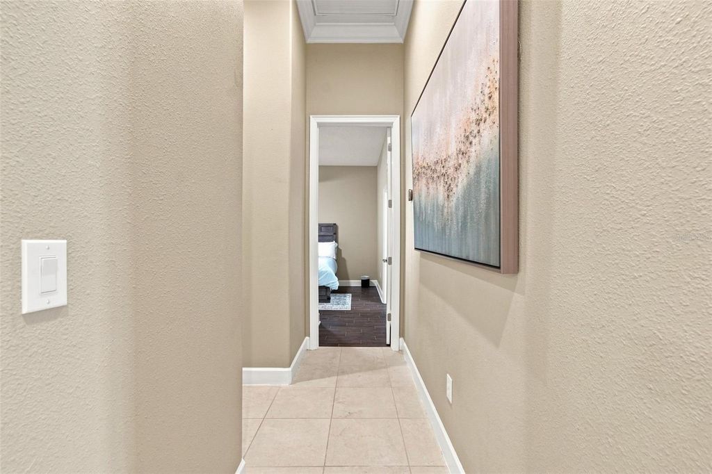 Image 57 of property listing at 10801 BARBADOS ISLE DRIVE, Tampa, FL 33647