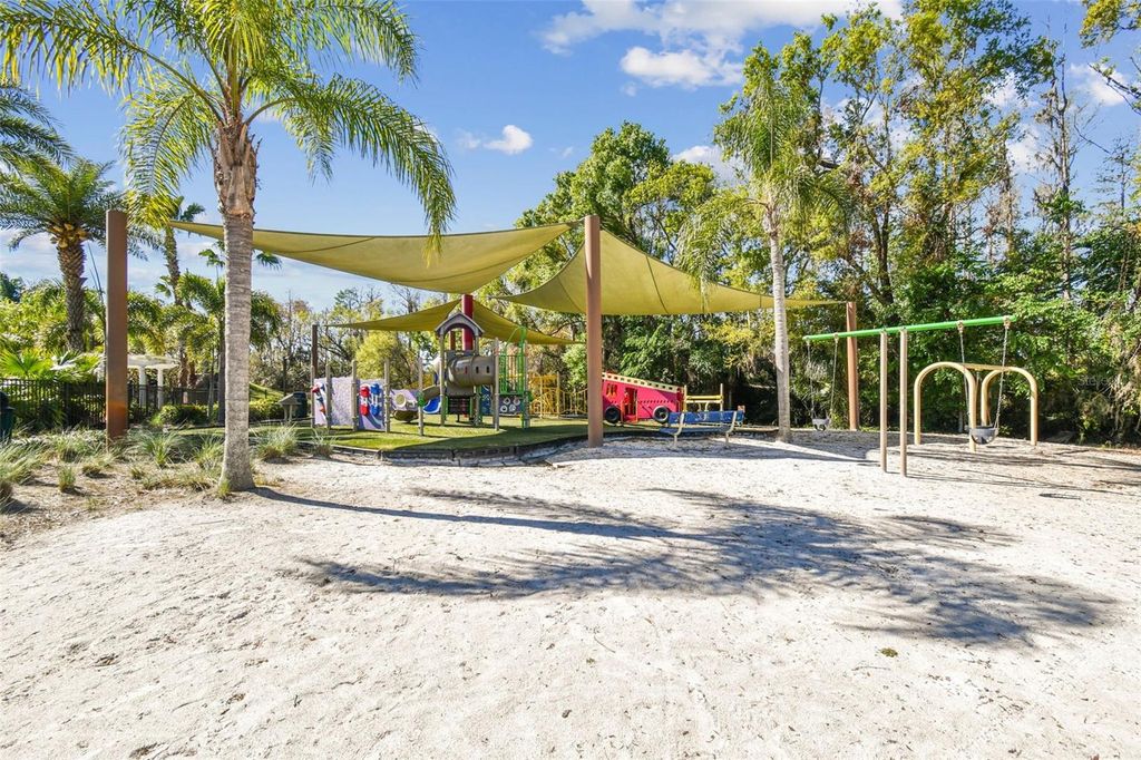 Image 97 of property listing at 10801 BARBADOS ISLE DRIVE, Tampa, FL 33647