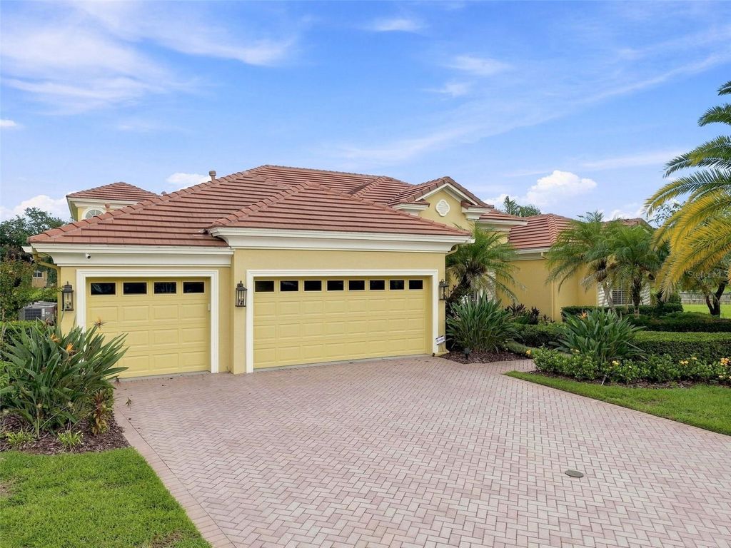Image 100 of property listing at 10801 BARBADOS ISLE DRIVE, Tampa, FL 33647