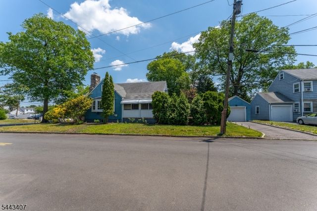 358 Galloping Hill Rd, Roselle Park Boro, NJ 07204