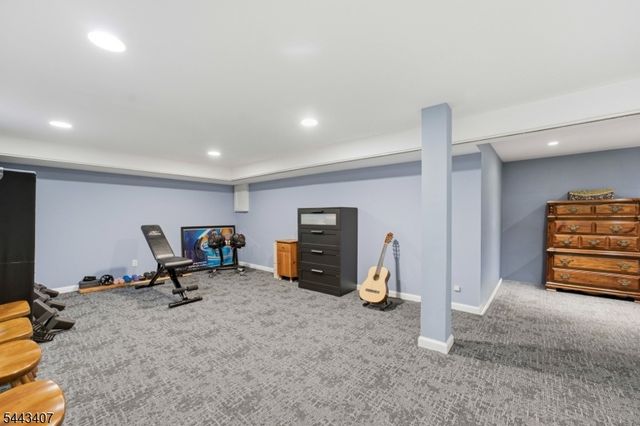 358 Galloping Hill Rd, Roselle Park Boro, NJ 07204