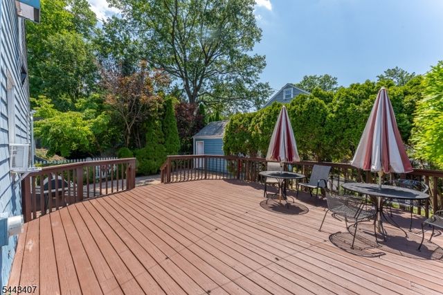 358 Galloping Hill Rd, Roselle Park Boro, NJ 07204
