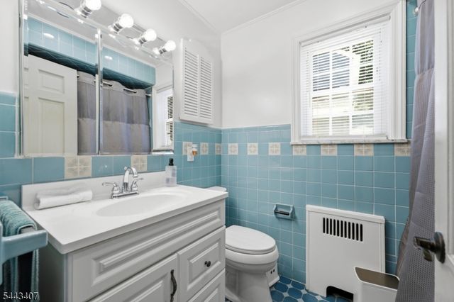 358 Galloping Hill Rd, Roselle Park Boro, NJ 07204