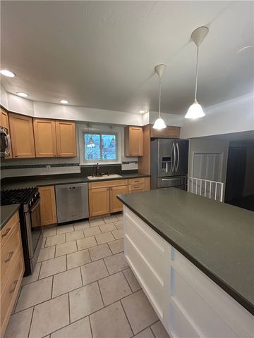 124 Granada Circle, Irondequoit, NY 14609