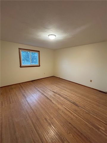 124 Granada Circle, Irondequoit, NY 14609