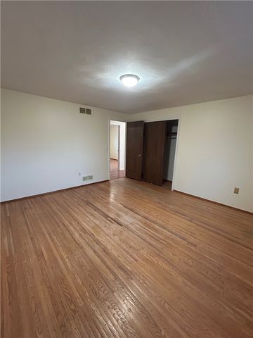 124 Granada Circle, Irondequoit, NY 14609