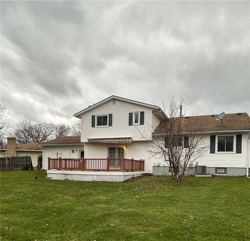 124 Granada Circle, Irondequoit, NY 14609
