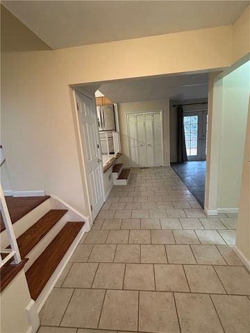 124 Granada Circle, Irondequoit, NY 14609