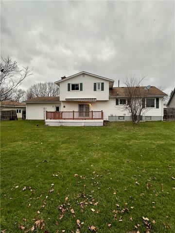 124 Granada Circle, Irondequoit, NY 14609
