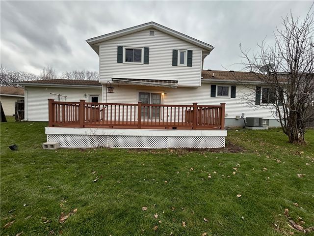 124 Granada Circle, Irondequoit, NY 14609