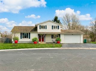 124 Granada Circle, Irondequoit, NY 14609