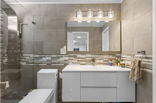 2855 Leonard Drive H605, Aventura, FL 33160