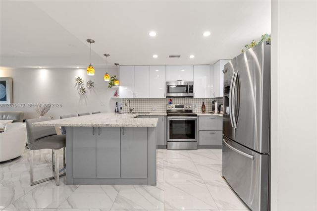 2855 Leonard Drive H605, Aventura, FL 33160
