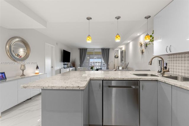 2855 Leonard Drive H605, Aventura, FL 33160