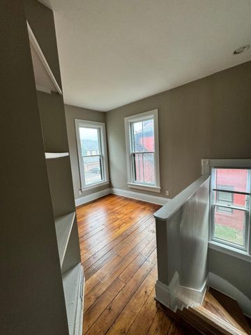 107 W 2nd Avenue, Columbus, OH 43201