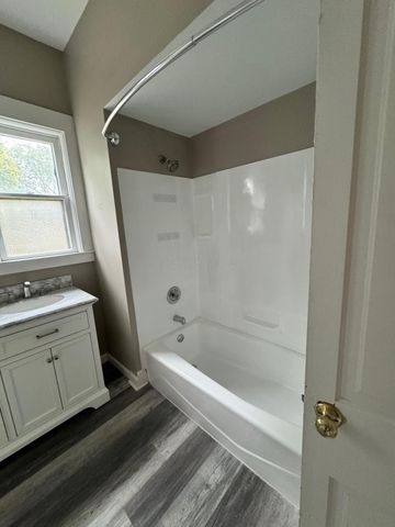 107 W 2nd Avenue, Columbus, OH 43201