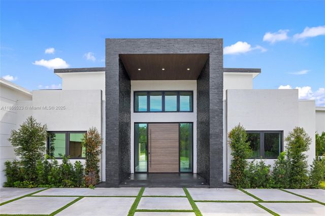 17301 SW 52nd Ct, Southwest Ranches, FL 33331