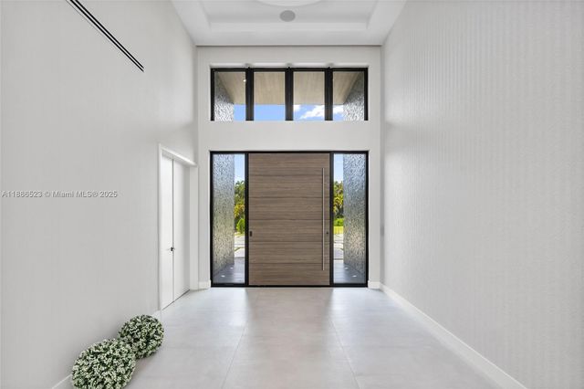 17301 SW 52nd Ct, Southwest Ranches, FL 33331