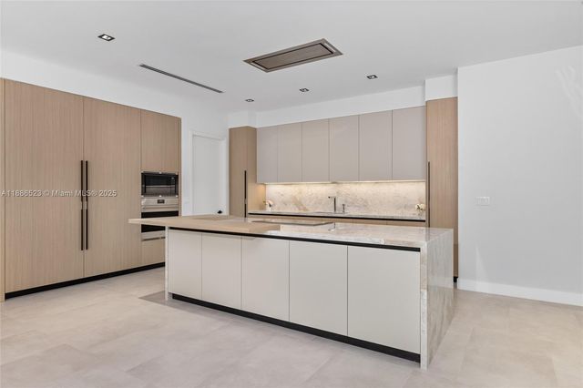 17301 SW 52nd Ct, Southwest Ranches, FL 33331