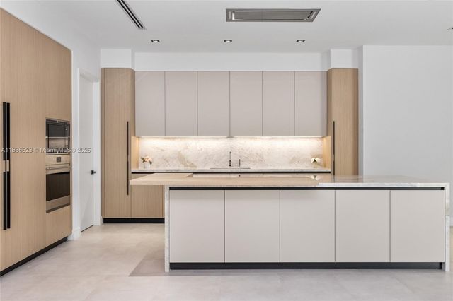 17301 SW 52nd Ct, Southwest Ranches, FL 33331