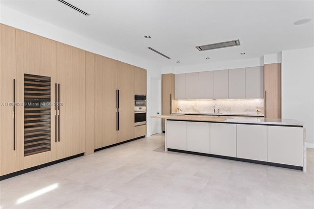 17301 SW 52nd Ct, Southwest Ranches, FL 33331