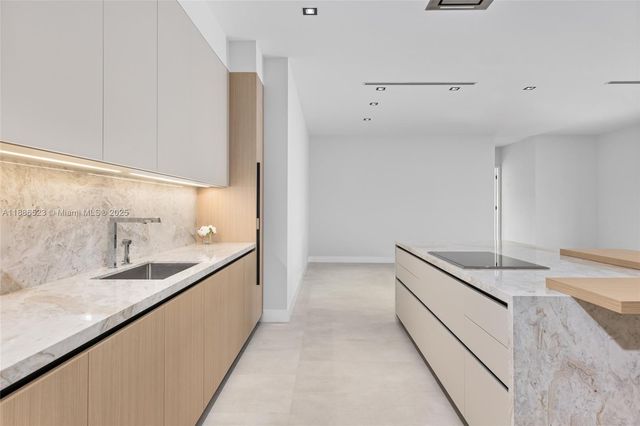 17301 SW 52nd Ct, Southwest Ranches, FL 33331