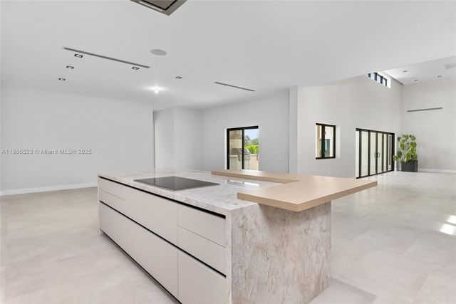 17301 SW 52nd Ct, Southwest Ranches, FL 33331