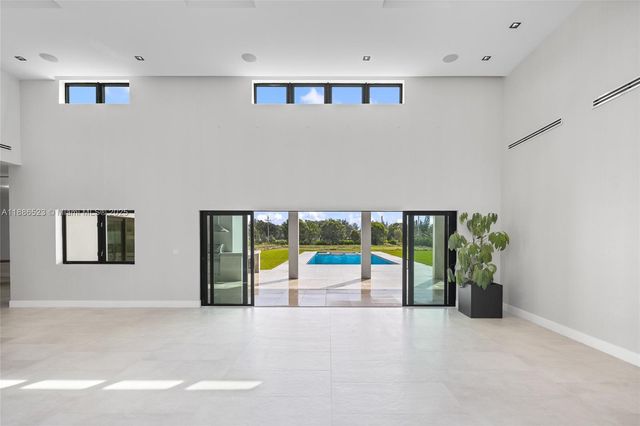 17301 SW 52nd Ct, Southwest Ranches, FL 33331