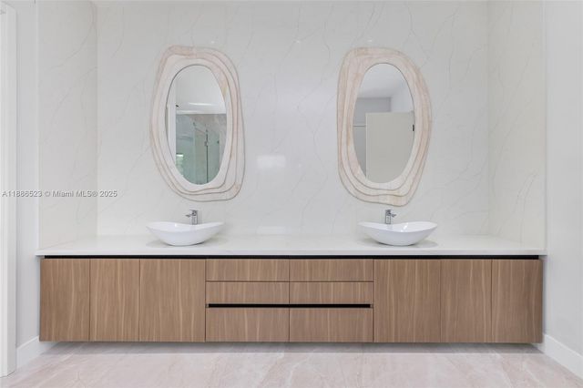 17301 SW 52nd Ct, Southwest Ranches, FL 33331