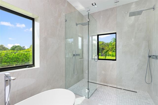 17301 SW 52nd Ct, Southwest Ranches, FL 33331