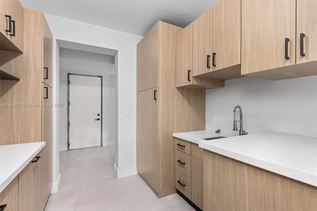 17301 SW 52nd Ct, Southwest Ranches, FL 33331