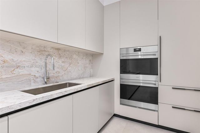 17301 SW 52nd Ct, Southwest Ranches, FL 33331