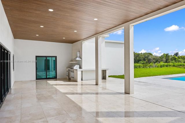 17301 SW 52nd Ct, Southwest Ranches, FL 33331