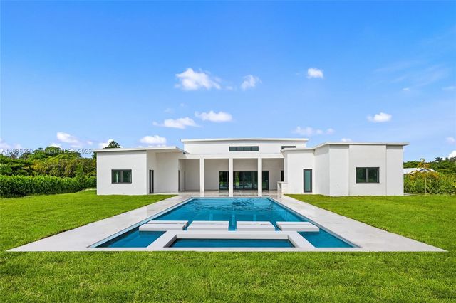 17301 SW 52nd Ct, Southwest Ranches, FL 33331