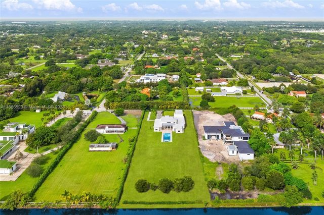 17301 SW 52nd Ct, Southwest Ranches, FL 33331