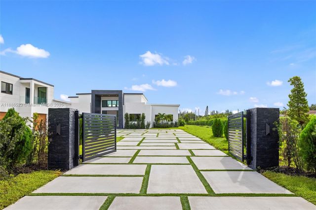 17301 SW 52nd Ct, Southwest Ranches, FL 33331