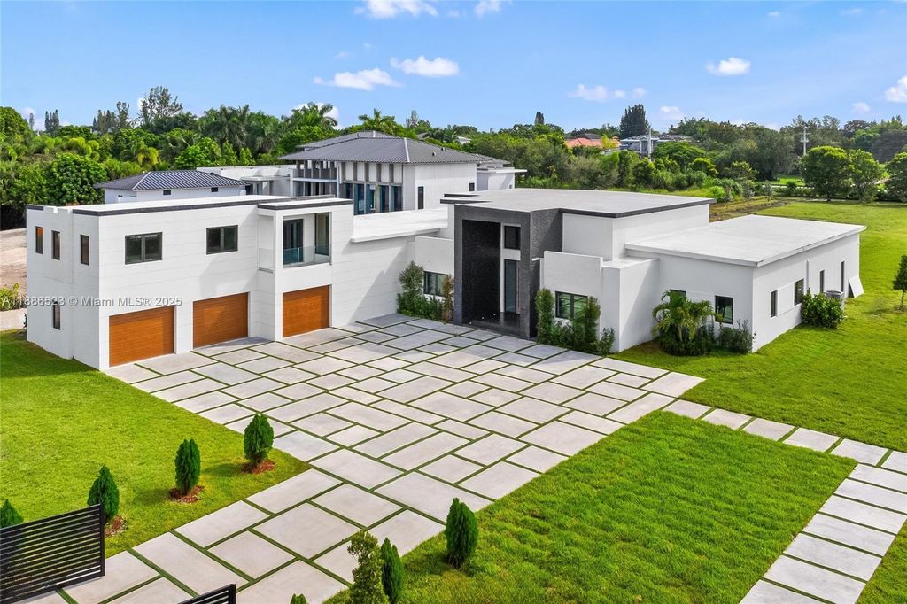 17301 SW 52nd Ct, Southwest Ranches, FL 33331