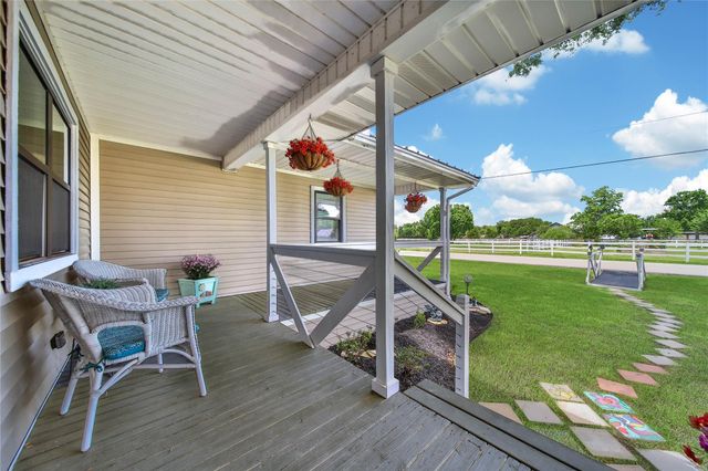1800 Alvy Drive, La Porte, TX 77571